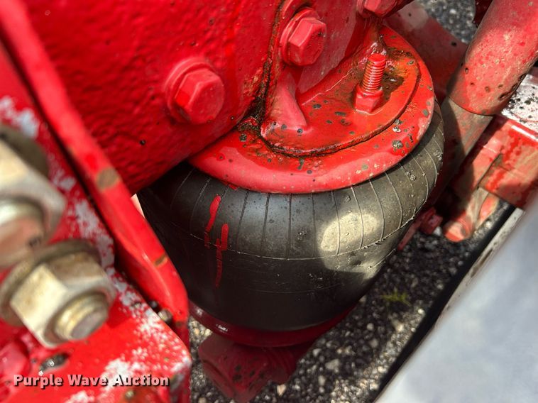 image for item KW9163 2004 Kenworth T800  semi truck