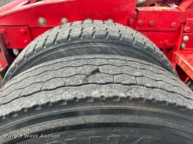 image for item KW9163 2004 Kenworth T800  semi truck