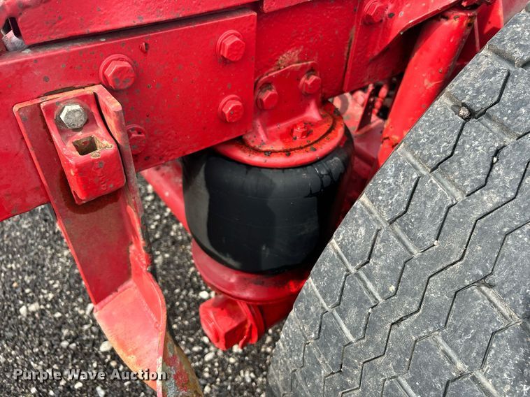 image for item KW9163 2004 Kenworth T800  semi truck