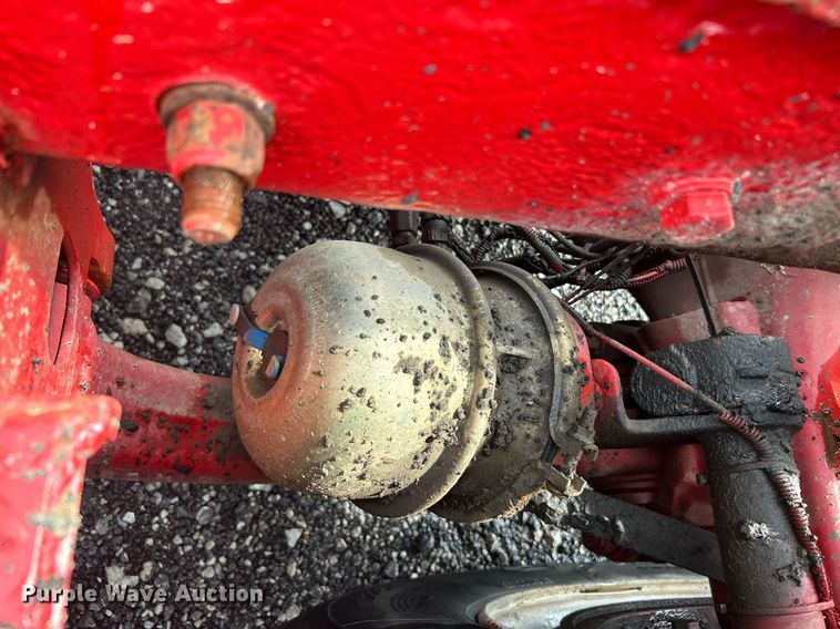 image for item KW9163 2004 Kenworth T800  semi truck