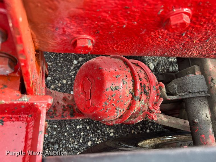 image for item KW9163 2004 Kenworth T800  semi truck