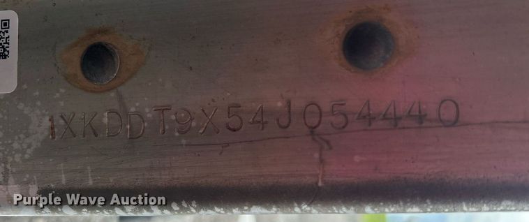 image for item KW9163 2004 Kenworth T800  semi truck