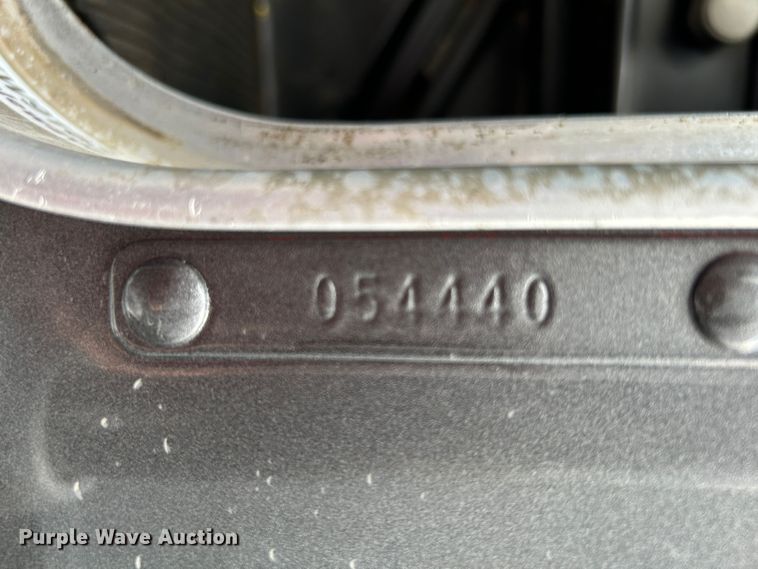 image for item KW9163 2004 Kenworth T800  semi truck