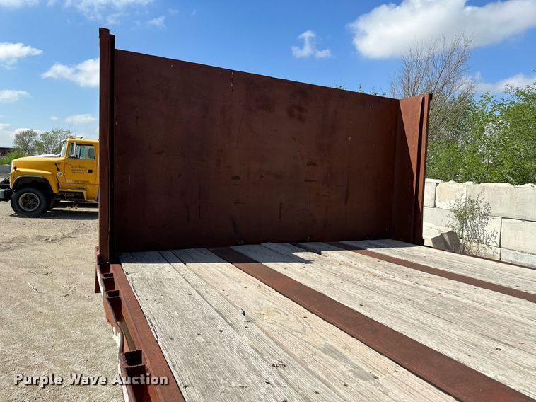 image for item KX9004 1980  drop deck trailer