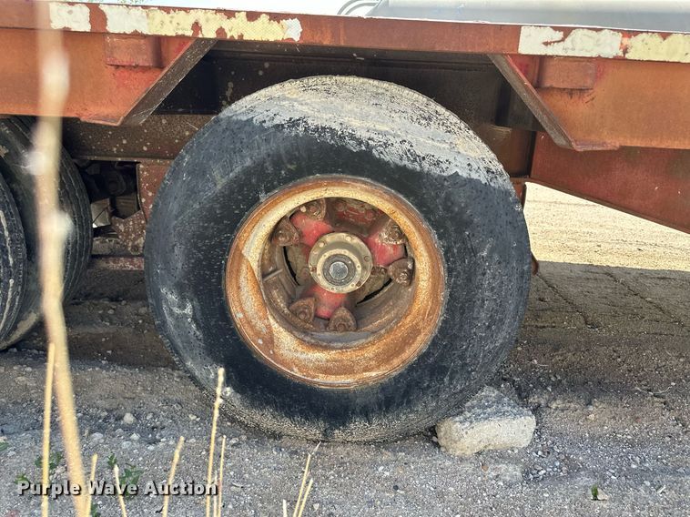 image for item KX9004 1980  drop deck trailer