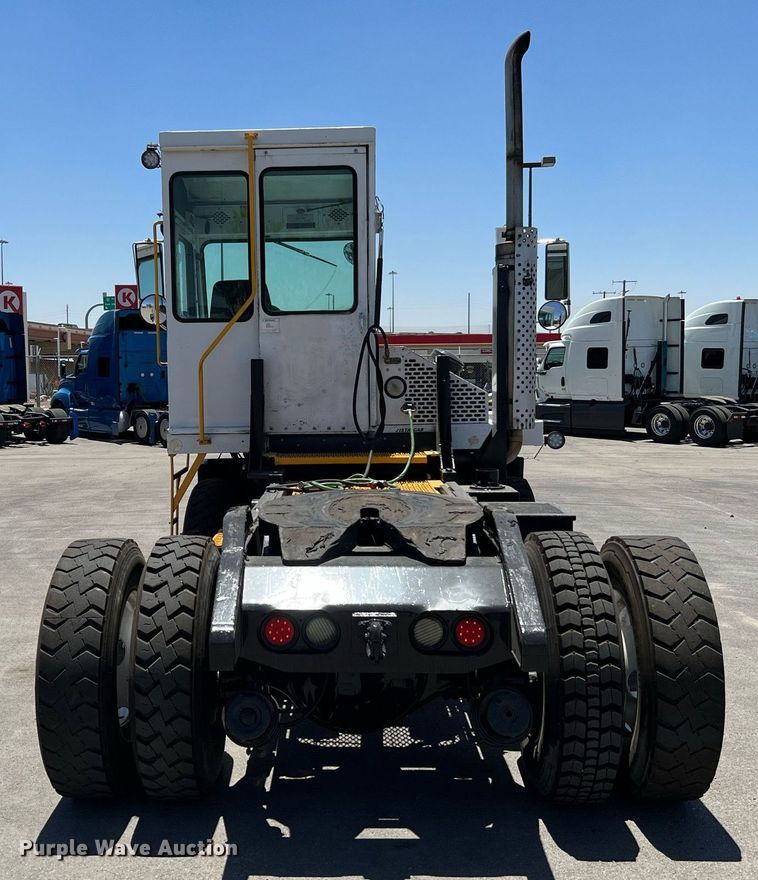 image for item LF9328 2009 Capacity TJ5000  yard truck