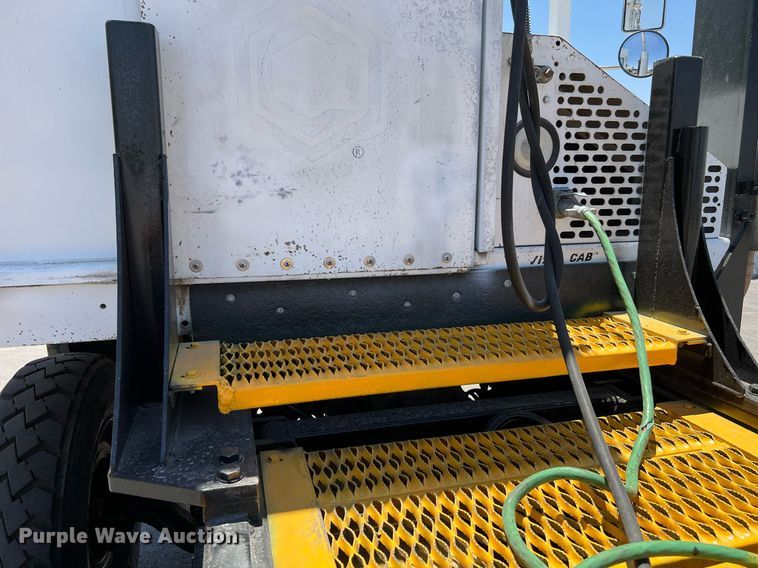 image for item LF9328 2009 Capacity TJ5000  yard truck