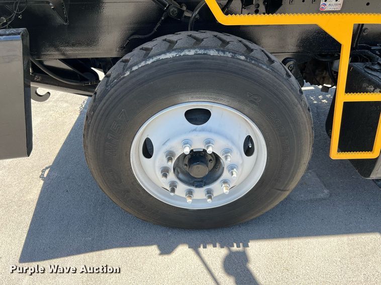 image for item LF9328 2009 Capacity TJ5000  yard truck