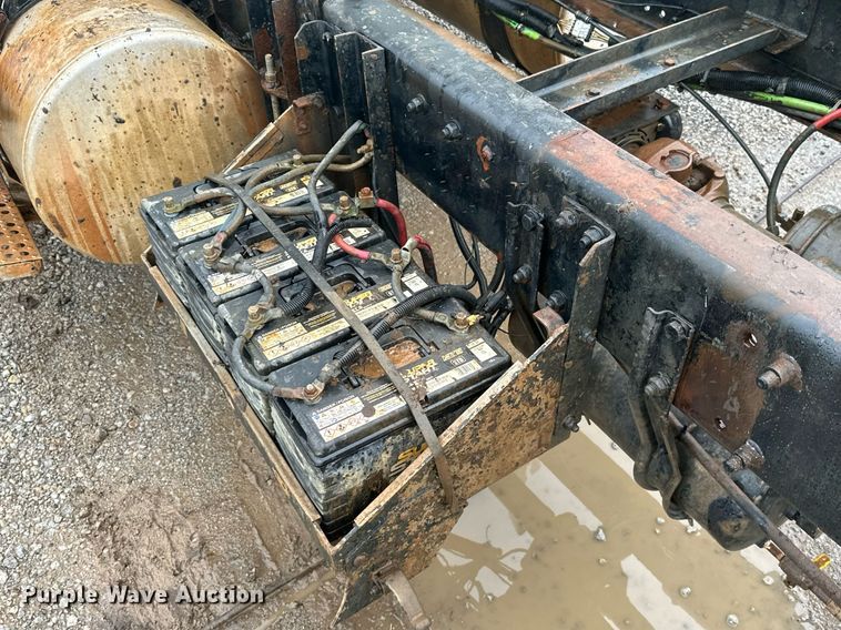 image for item LG9123 2000 Freightliner FLD  semi truck