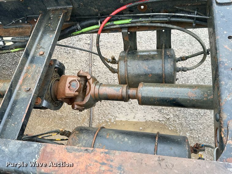 image for item LG9123 2000 Freightliner FLD  semi truck