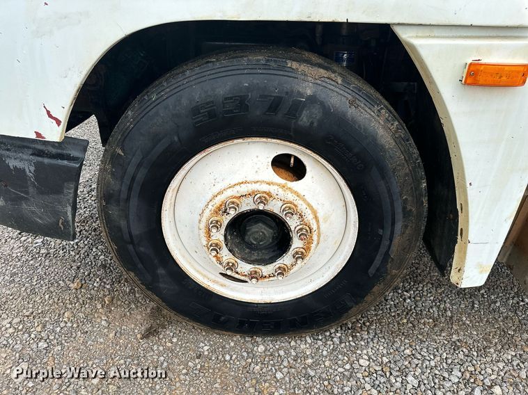 image for item LG9123 2000 Freightliner FLD  semi truck