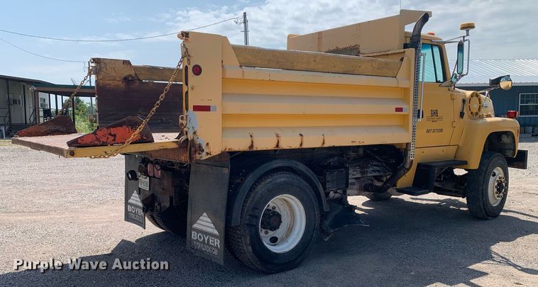 image for item LH9735 1994 Ford L8000  dump truck