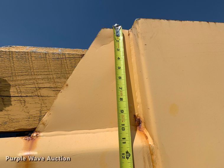 image for item LH9735 1994 Ford L8000  dump truck