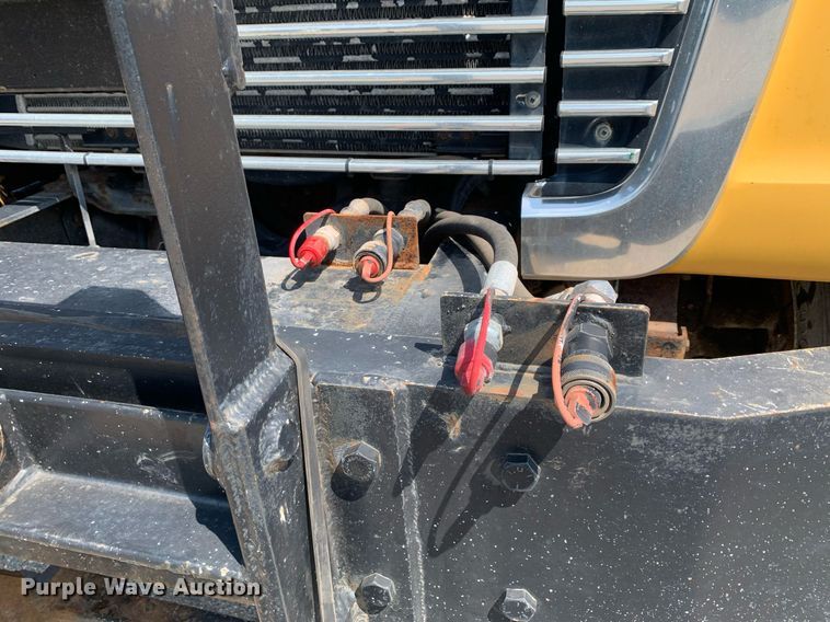 image for item LH9735 1994 Ford L8000  dump truck