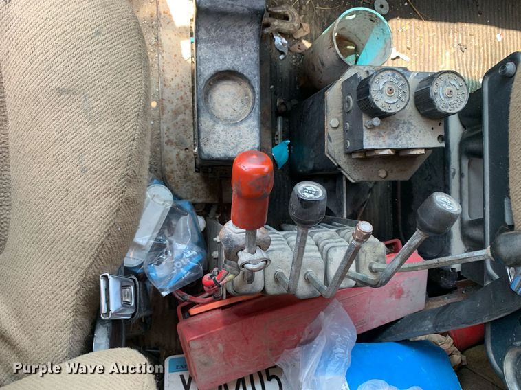 image for item LH9735 1994 Ford L8000  dump truck