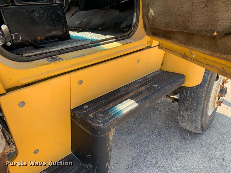 image for item LH9735 1994 Ford L8000  dump truck