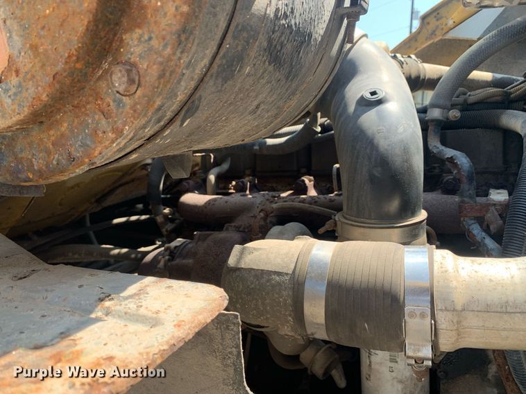 image for item LH9735 1994 Ford L8000  dump truck