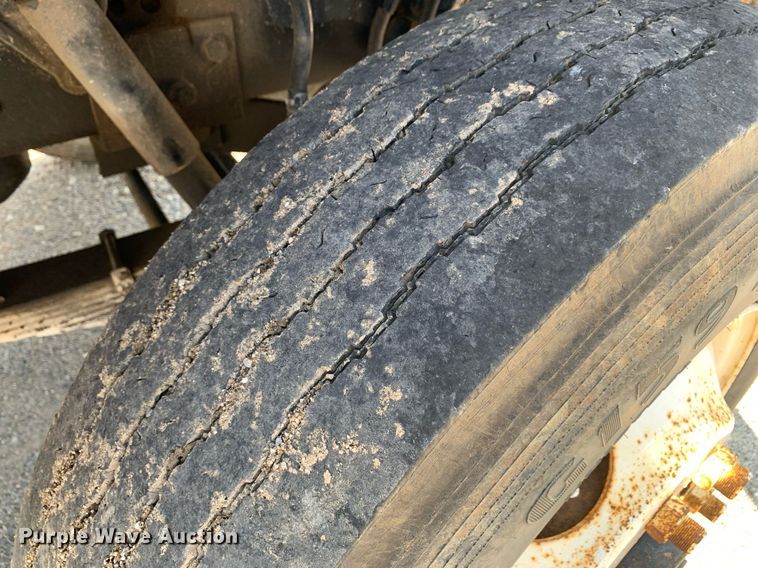 image for item LH9735 1994 Ford L8000  dump truck