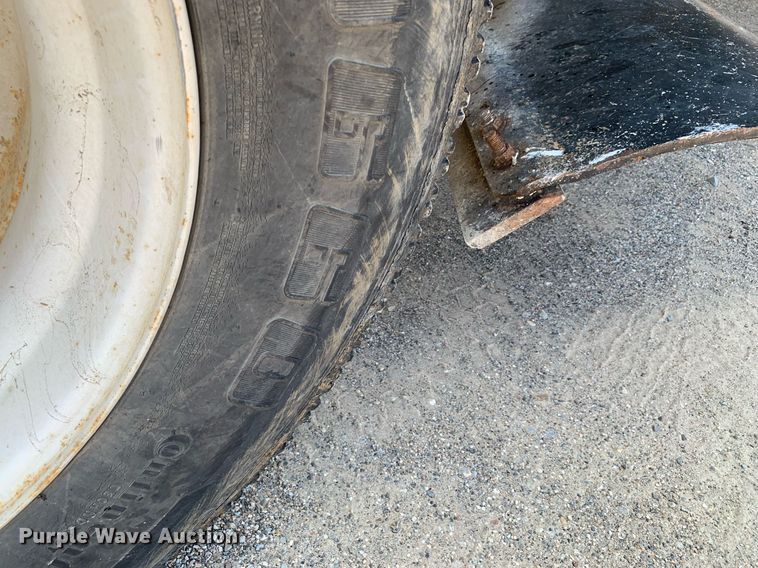 image for item LH9735 1994 Ford L8000  dump truck