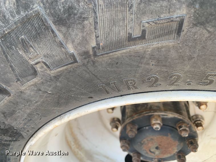 image for item LH9735 1994 Ford L8000  dump truck