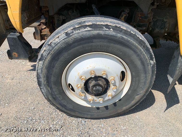 image for item LH9735 1994 Ford L8000  dump truck