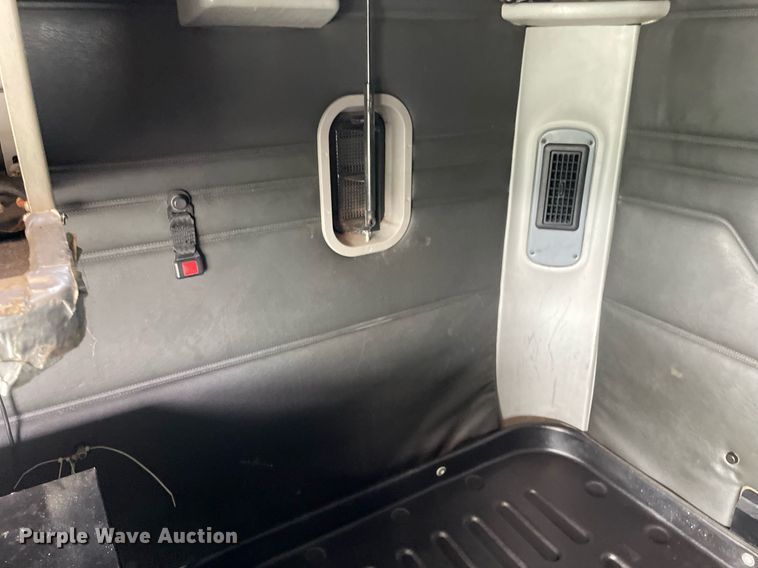 image for item LJ9682 2004 Freightliner Century Class  semi truck