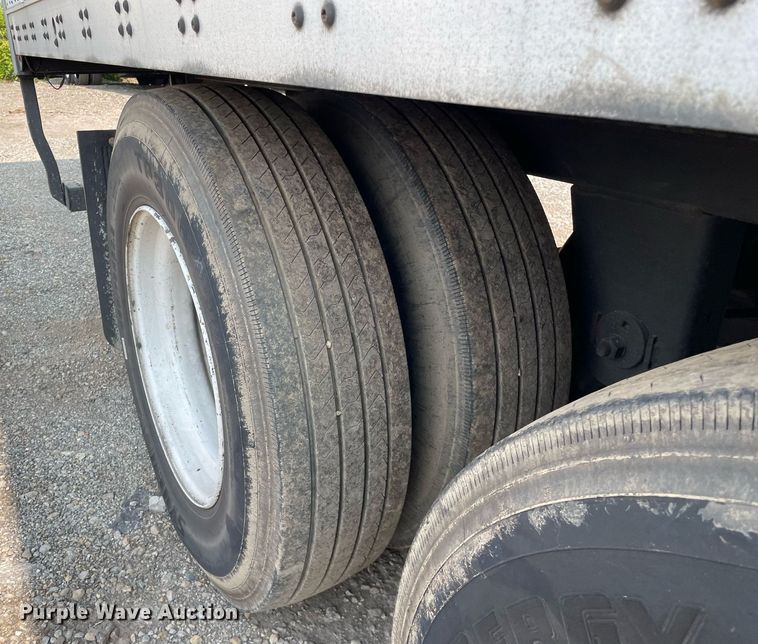 image for item LJ9704 2013 Wabash  dry van trailer