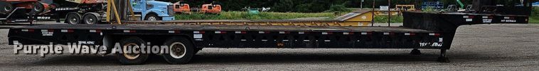 image for item LM9055 2007 Trail King TK70HT-482  drop deck equipment trailer