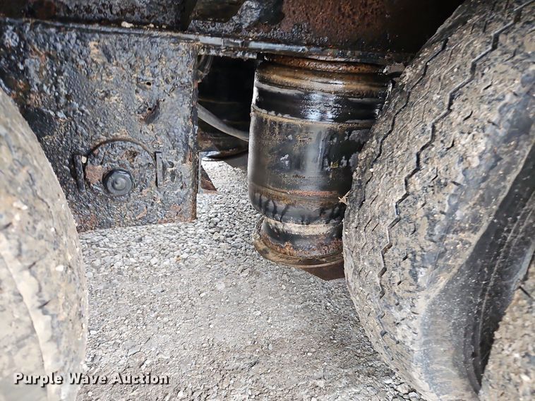 image for item LM9055 2007 Trail King TK70HT-482  drop deck equipment trailer