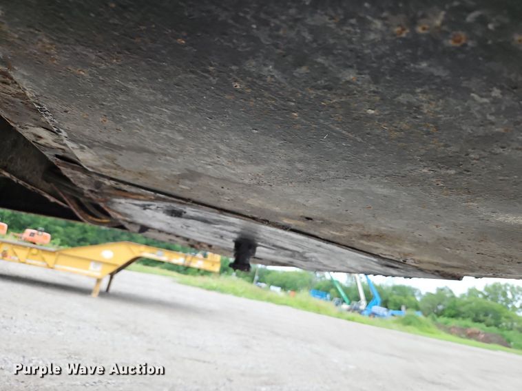 image for item LM9055 2007 Trail King TK70HT-482  drop deck equipment trailer