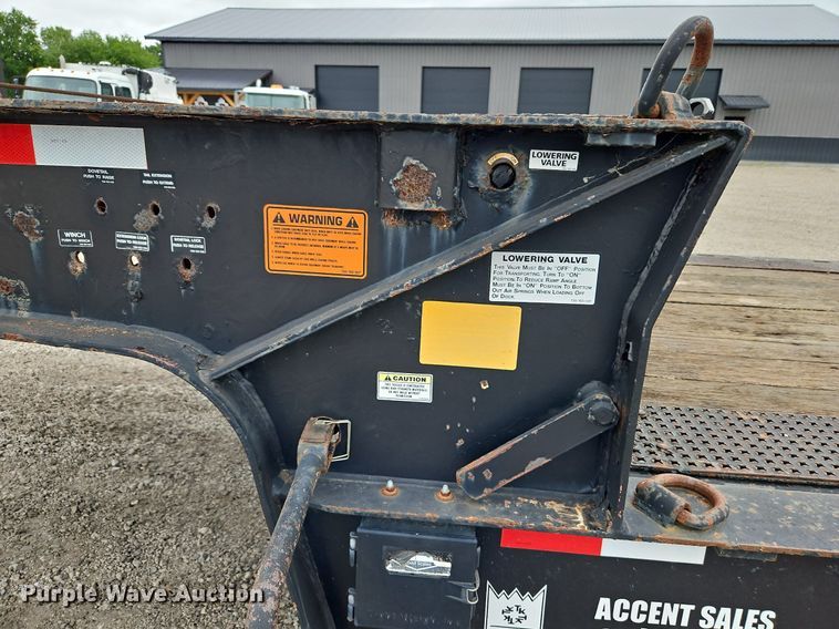 image for item LM9055 2007 Trail King TK70HT-482  drop deck equipment trailer