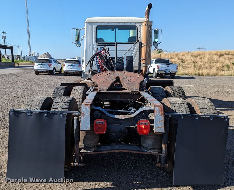 image for item LM9852 1996 Mack CH613  semi truck