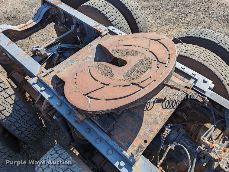 image for item LM9852 1996 Mack CH613  semi truck