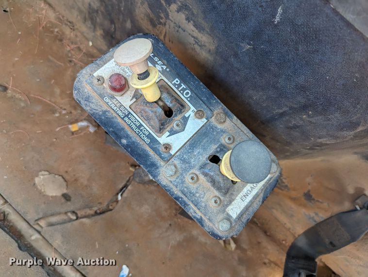 image for item LM9852 1996 Mack CH613  semi truck