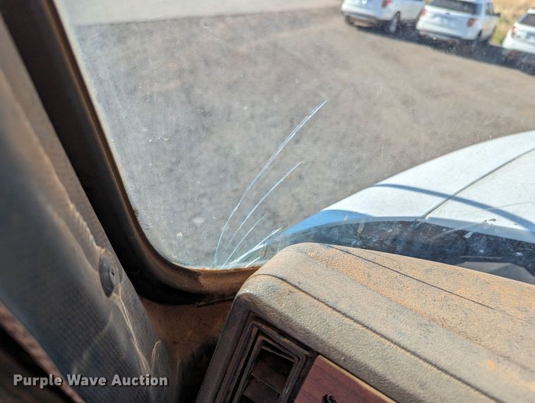 image for item LM9852 1996 Mack CH613  semi truck