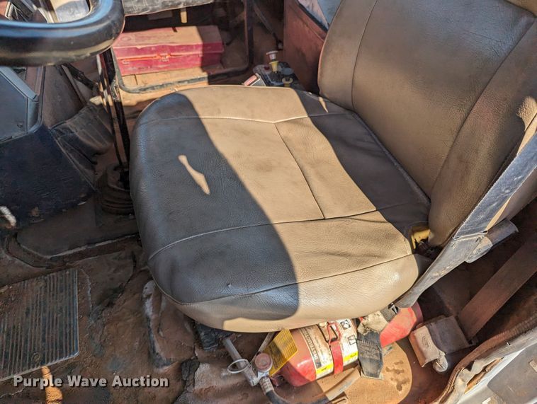 image for item LM9852 1996 Mack CH613  semi truck