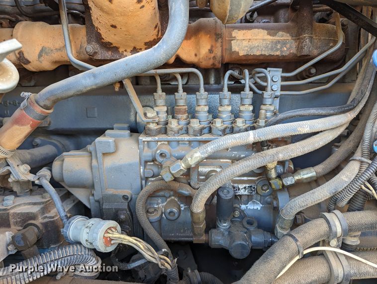 image for item LM9852 1996 Mack CH613  semi truck