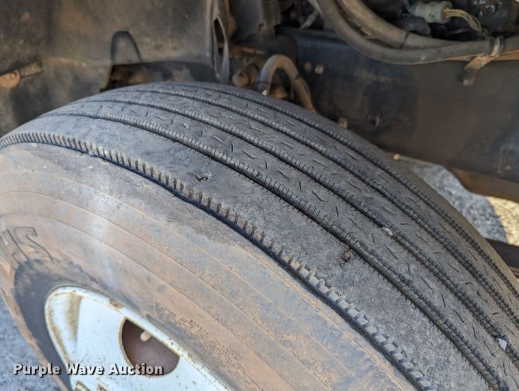 image for item LM9852 1996 Mack CH613  semi truck