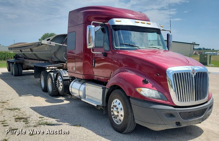 image for item LQ9057 2015 International ProStar  semi truck