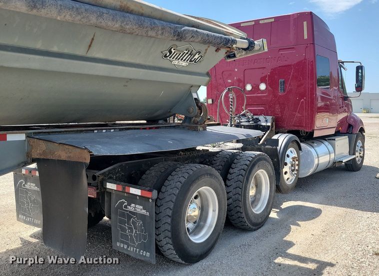 image for item LQ9057 2015 International ProStar  semi truck