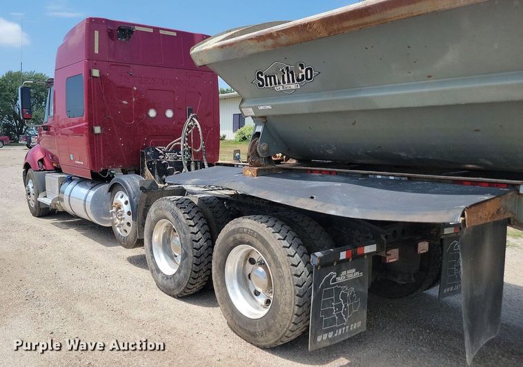 image for item LQ9057 2015 International ProStar  semi truck