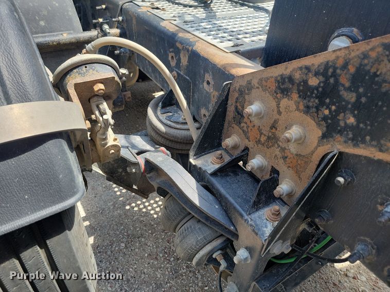 image for item LQ9057 2015 International ProStar  semi truck