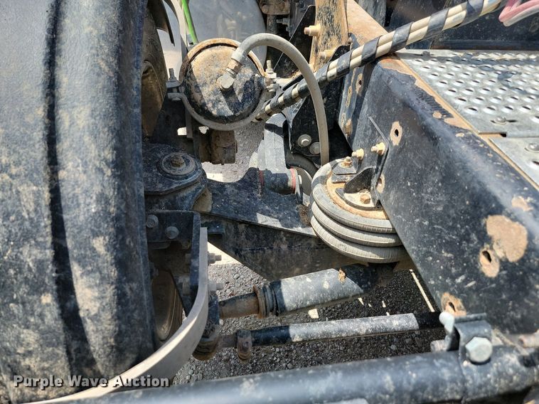 image for item LQ9057 2015 International ProStar  semi truck