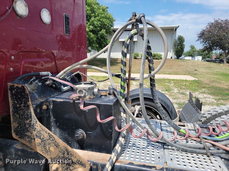 image for item LQ9057 2015 International ProStar  semi truck