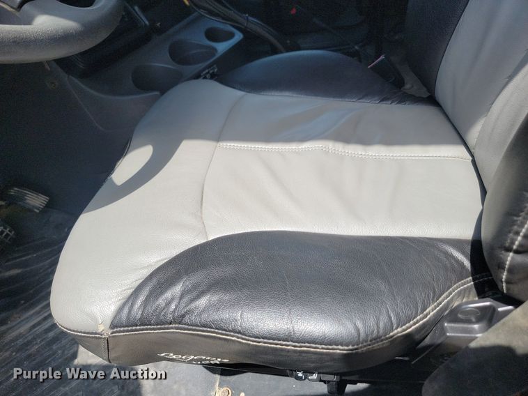 image for item LQ9057 2015 International ProStar  semi truck