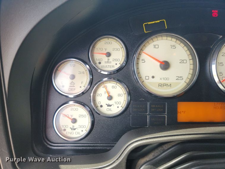 image for item LQ9057 2015 International ProStar  semi truck