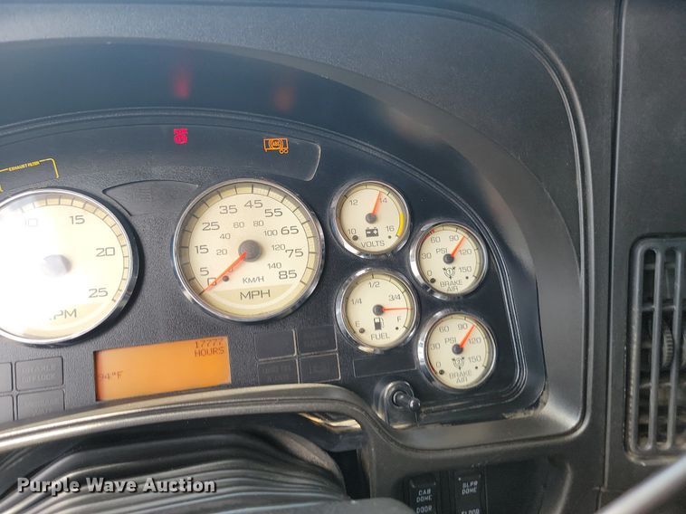 image for item LQ9057 2015 International ProStar  semi truck