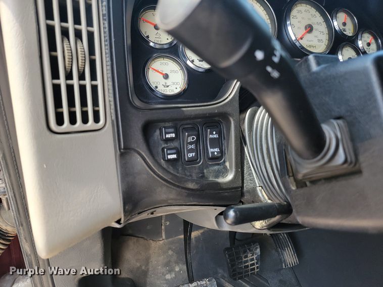 image for item LQ9057 2015 International ProStar  semi truck