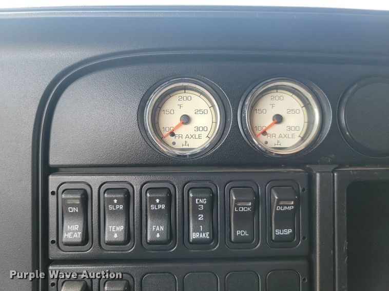 image for item LQ9057 2015 International ProStar  semi truck