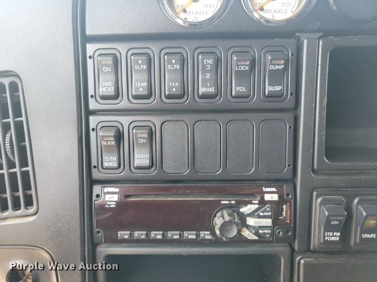 image for item LQ9057 2015 International ProStar  semi truck